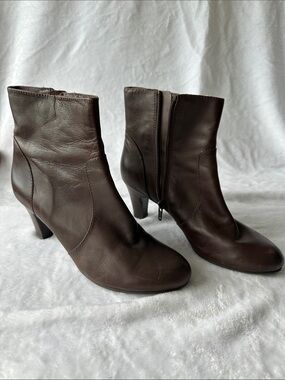 Women's Brown Leather Ankle Boots - Classic Side Zip